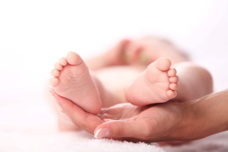 nie ma stópki zbyt małej by nie mogła pozostawić śladu 