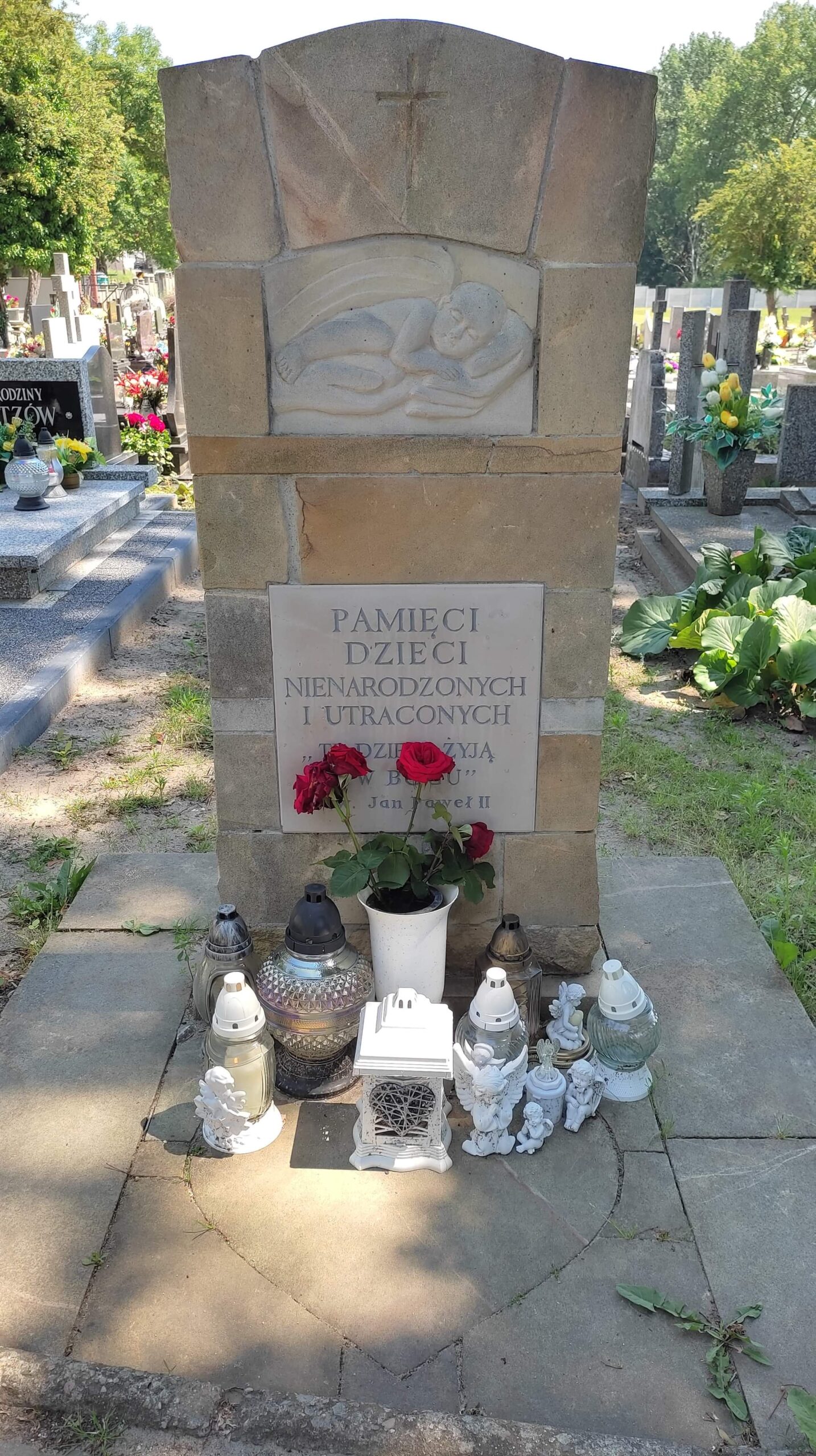 grób dzieci utraconych