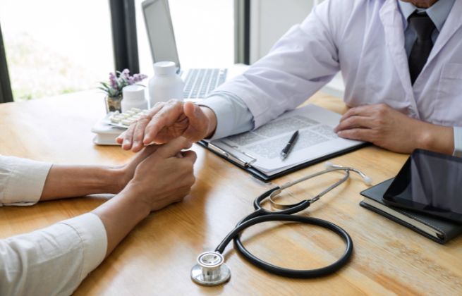 Dlaczego dochodzi do poronienia i czy można go uniknąć?